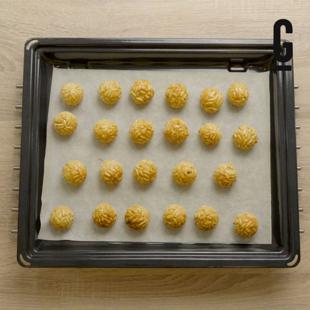 Panellets de piñones